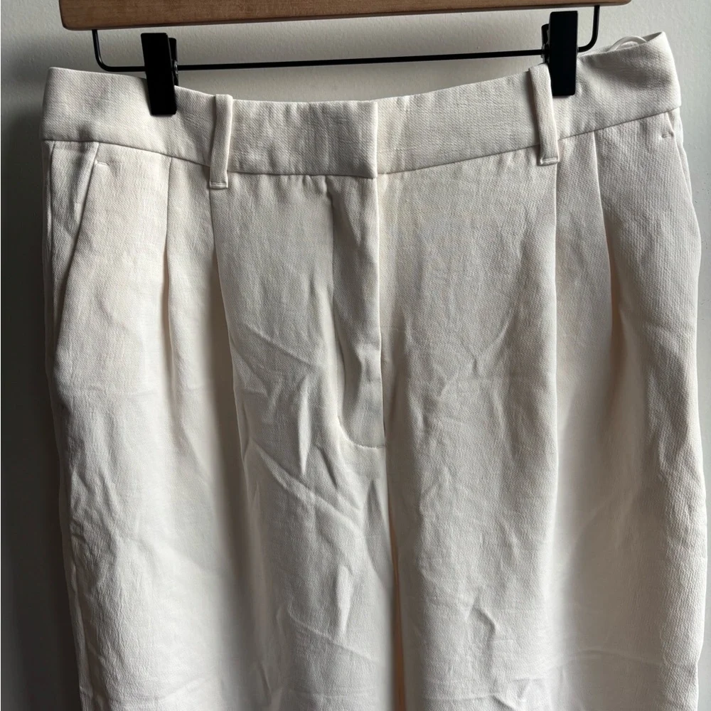 Aritzia The Effortless Pant Cropped CruiseLinen 12‎ workwear minimalist holiday